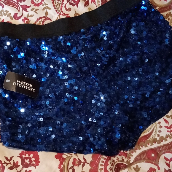 Sequin shorts - Picture 3 of 3